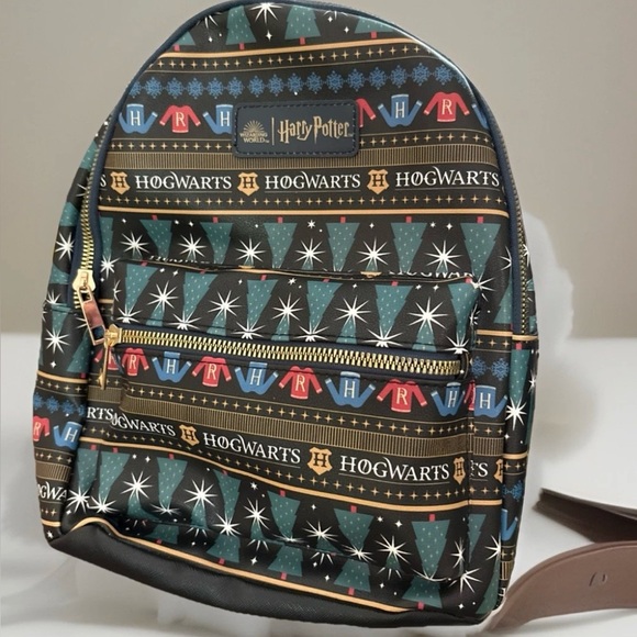 Hogwarts Harry Potter holiday/Xmas edition mini backpack. - Picture 1 of 7